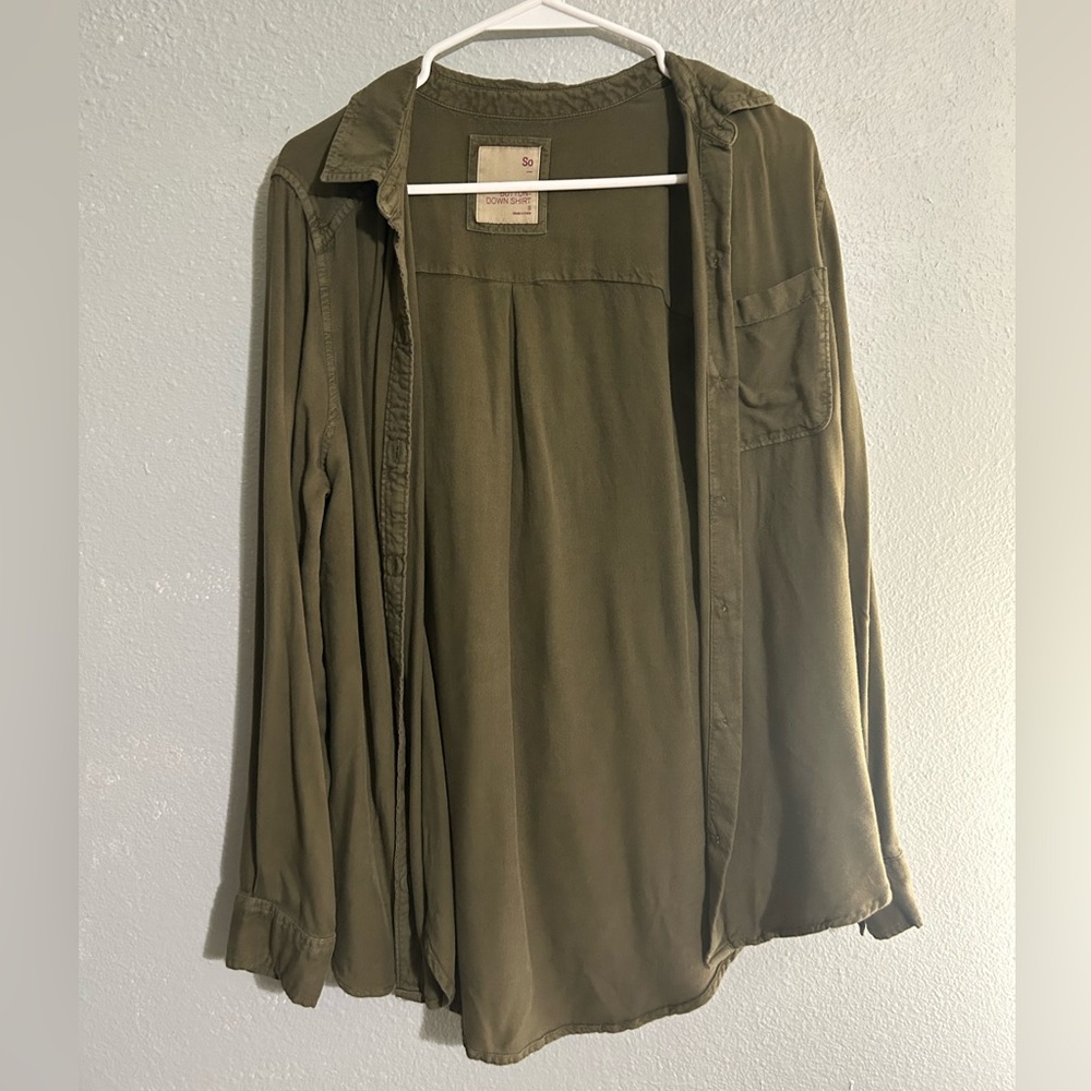 Women’s Button Down Top